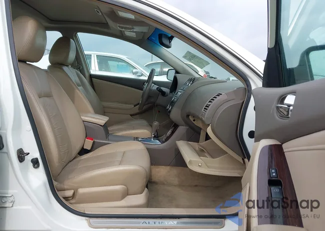 1N4AL2AP1AN421142: 44105264