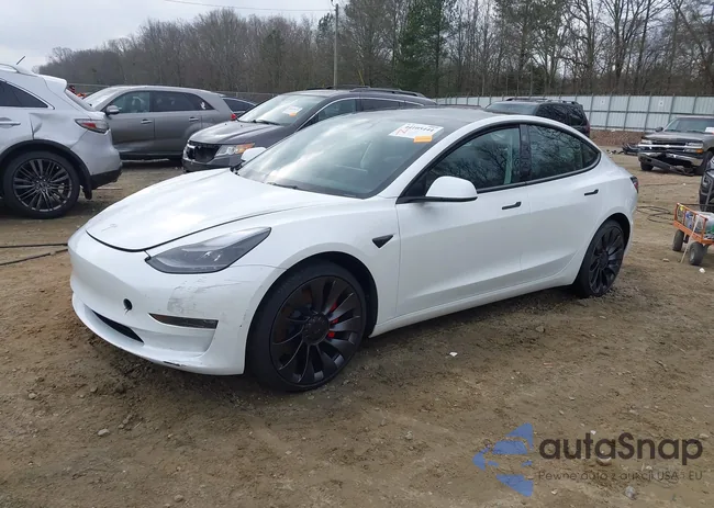 5YJ3E1EC1PF583679: 44105444