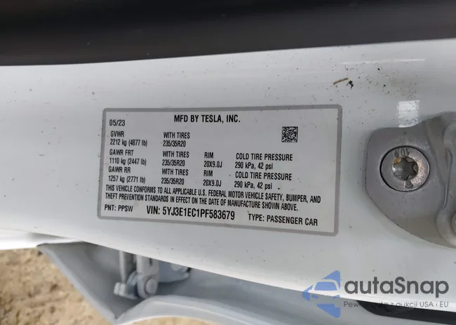 5YJ3E1EC1PF583679: 44105444