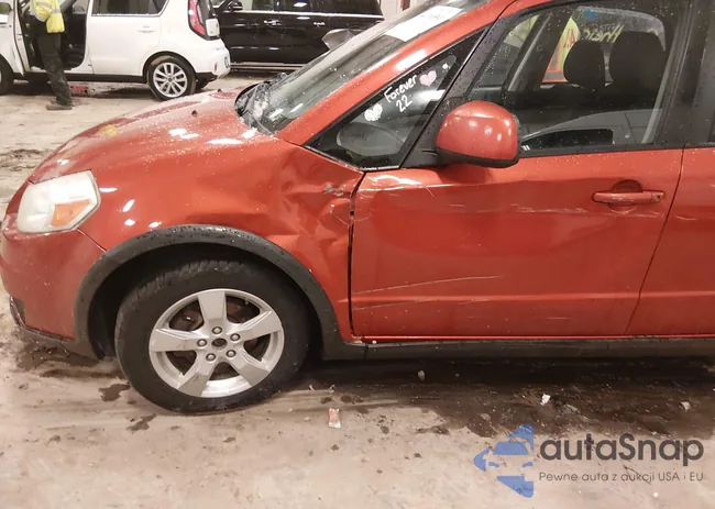 JS2YB5A30C6306013: 44106581