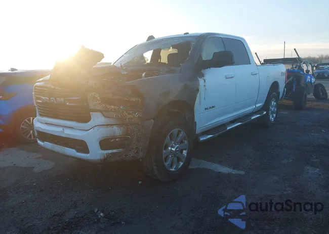 3C6UR5DL4LG238949: 44106647