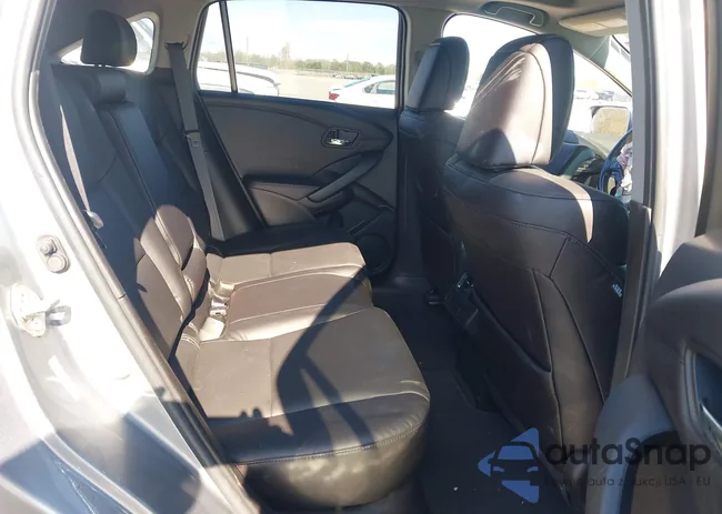 5J8TB3H35JL008877: 44106682