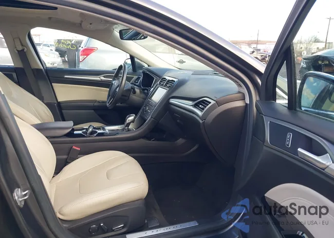 3FA6P0RU3GR203721: 44106805