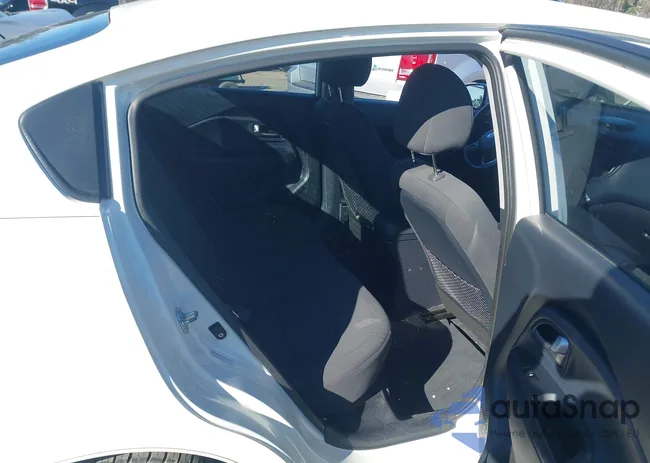 KNADN4A34C6051261: 44106945