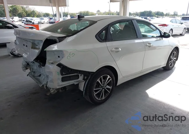 3KPF24AD8RE781755: 44106967