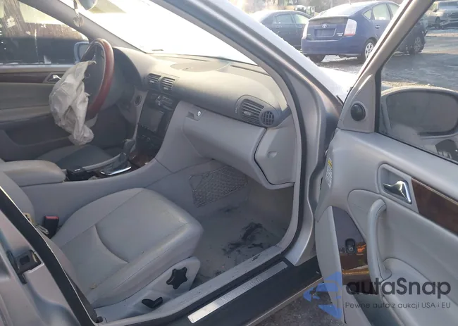 WDBRF61J61F080966: 44106256