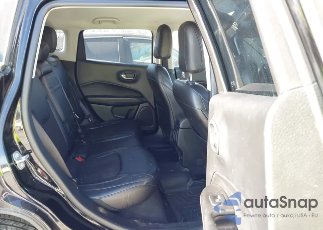 3C4NJDBB3JT436435: 44106302