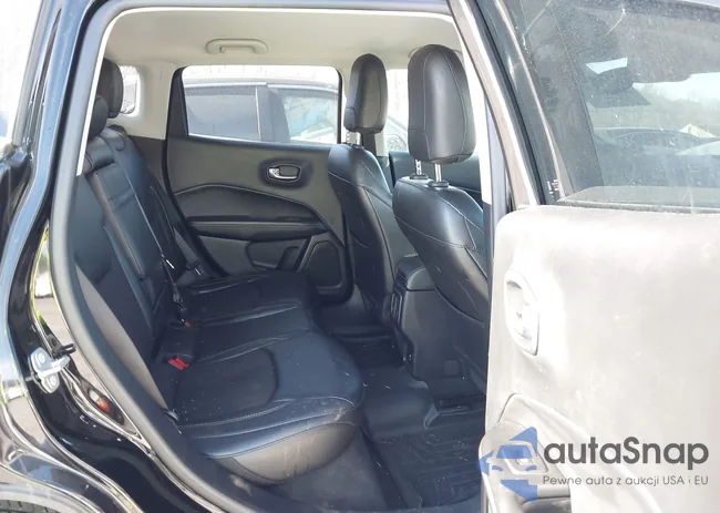 3C4NJDBB3JT436435: 44106302