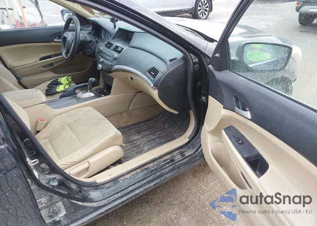 1HGCP2F36CA156548: 44106315