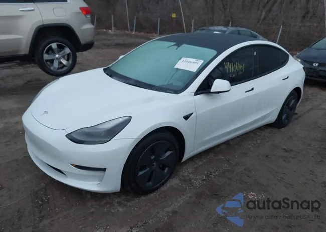 5YJ3E1EB9NF159316: 44106401