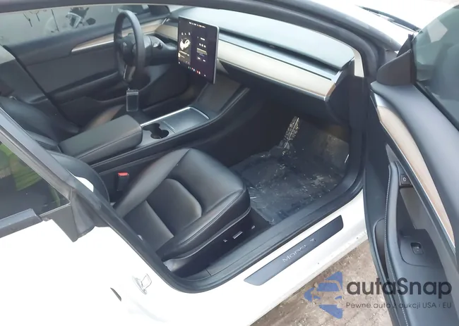 5YJ3E1EB9NF159316: 44106401