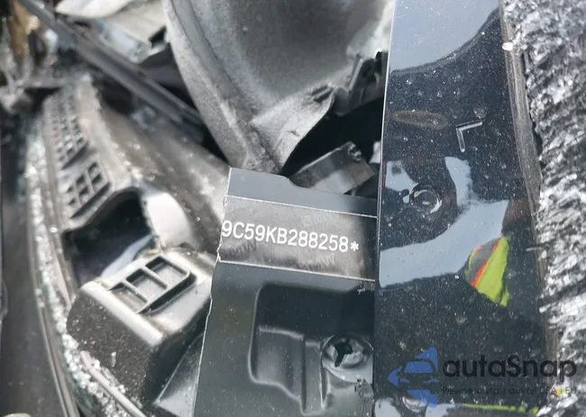 WBAJB9C59KB288258: 44107571