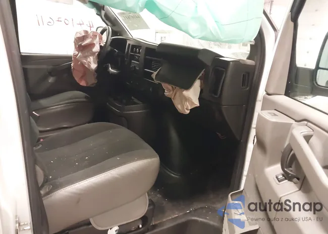 1GTW7AF70M1253447: 44107611