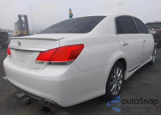 4T1BK3DB5BU431294: 44107649