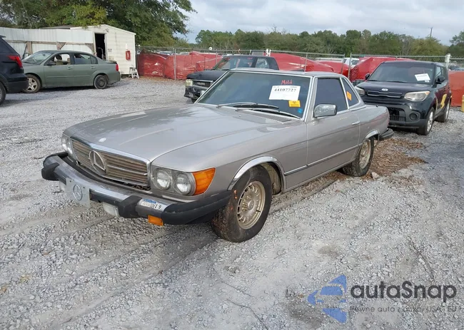 WDBBA45C9FA035136: 44107727