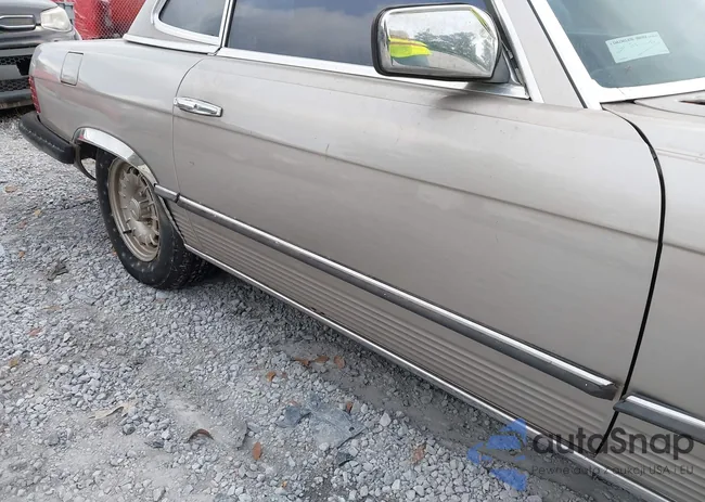 WDBBA45C9FA035136: 44107727