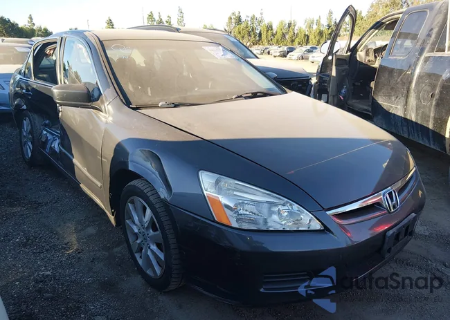 1HGCM66437A055188: 44107759