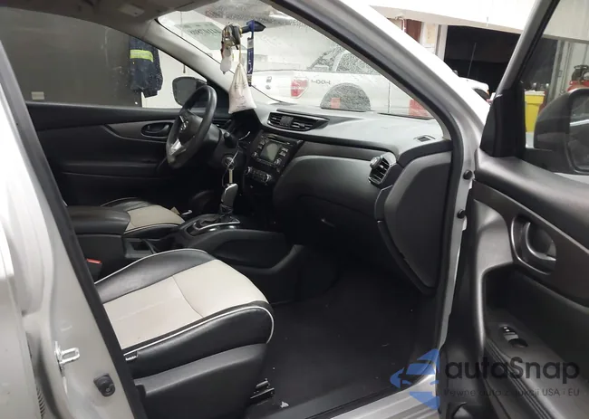 JN1BJ1CP5JW106594: 44107808