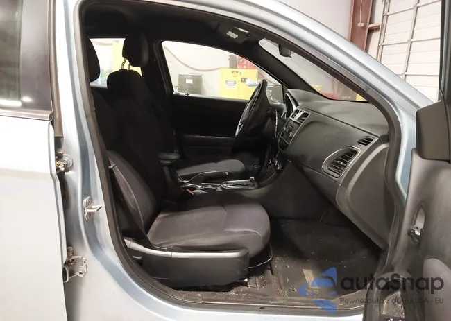 1C3CCBAB5DN704532: 44107818