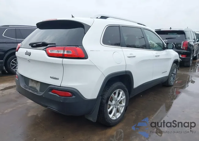 1C4PJLCB8HW640539: 44108086