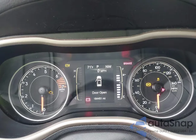 1C4PJLCB8HW640539: 44108086