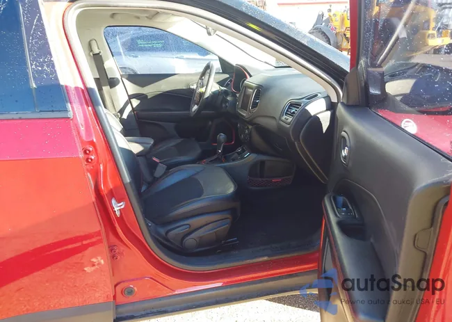 3C4NJDDB3JT191732: 44108134