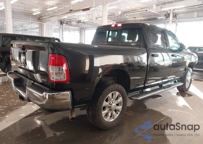 3C6UR5CJ2MG656430: 44107226