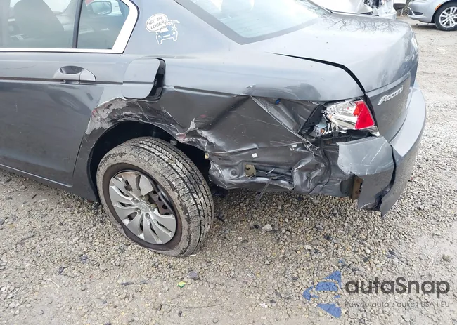 1HGCP2F37AA151663: 44107255