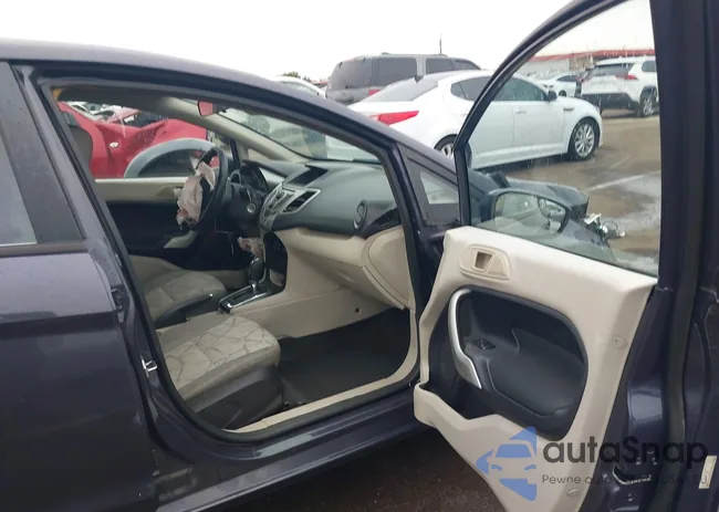 3FADP4EJXCM159301: 44107310