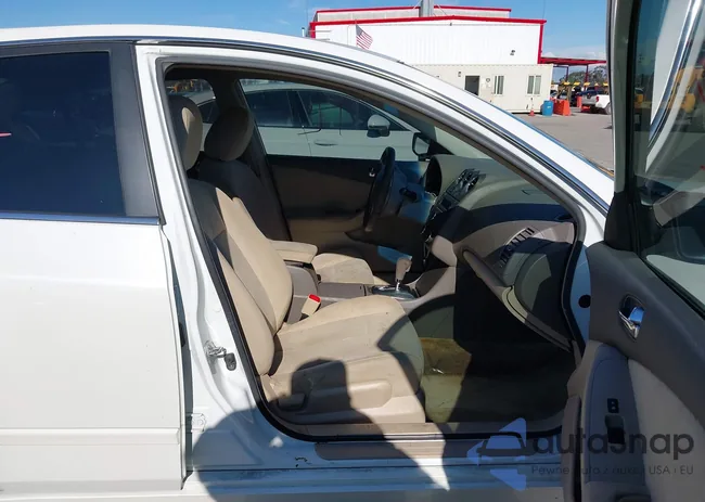 1N4AL2AP2BN426691: 44107508