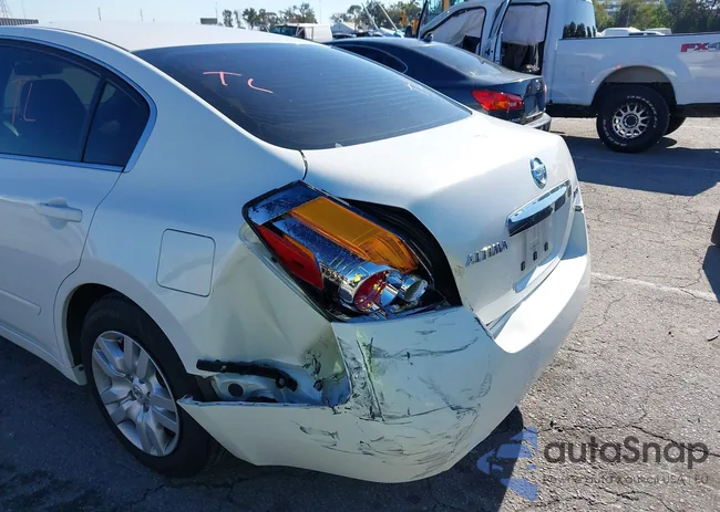 1N4AL2AP2BN426691: 44107508