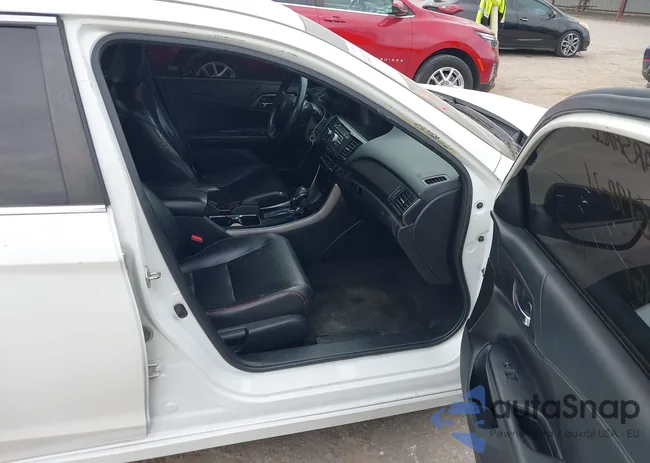 1HGCR2F52HA301457: 44107509