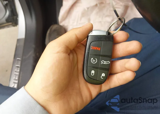 2C3CDXHG2KH696553: 44108602