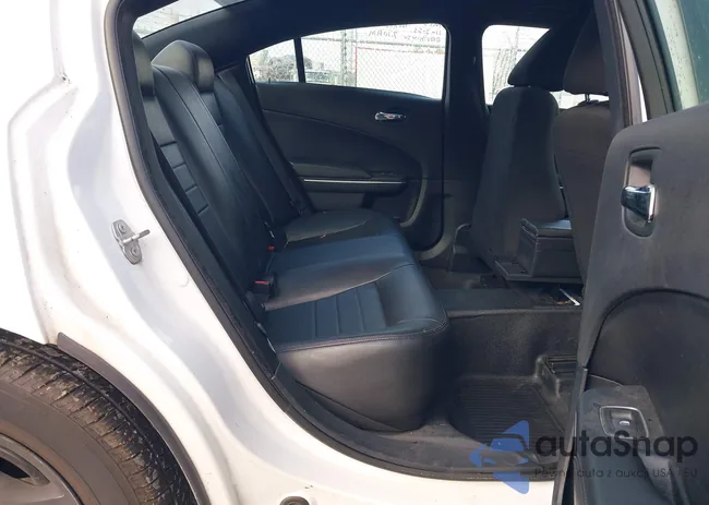 2C3CDXAG4JH319098: 44108641