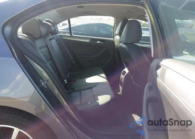 3VWDB7AJ1HM351274: 44108237