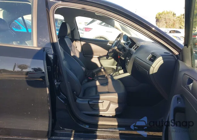 3VWDP7AJ6CM396494: 44108308