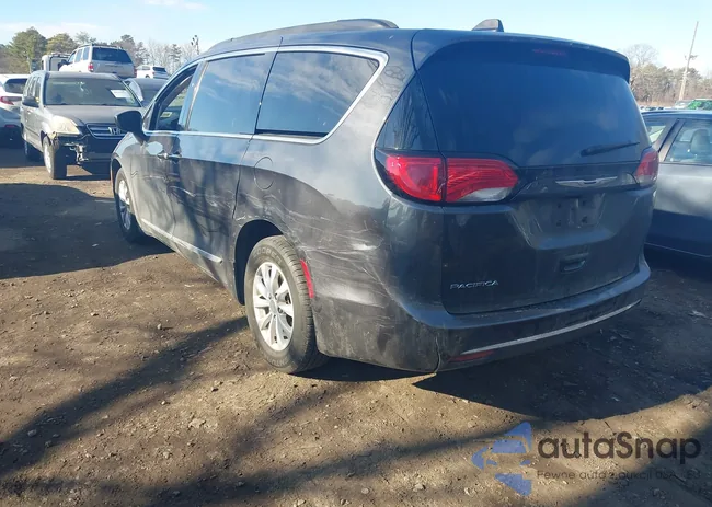 2C4RC1BG6HR805243: 44109586