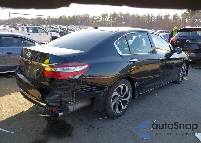 1HGCR2F82HA162716: 44109591