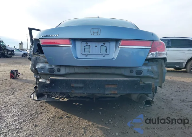 1HGCP2F80CA083804: 44109592