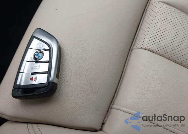 5UXCR6C09M9E49892: 44109613