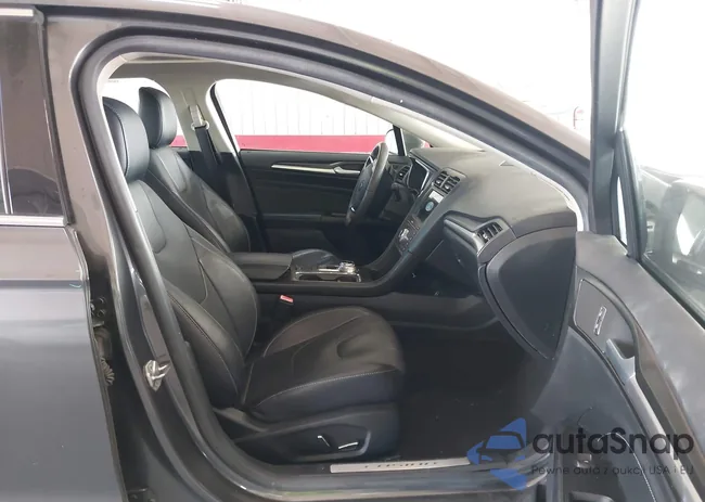 3FA6P0K92LR118174: 44109817