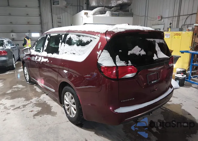 2C4RC1BG6JR194104: 44109922