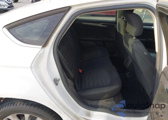 3FA6P0H70HR162977: 44110103