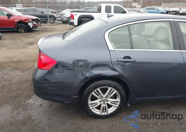 JN1CV6AR4CM976376: 44109282