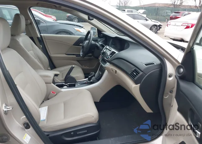 1HGCR3F85EA019311: 44109416