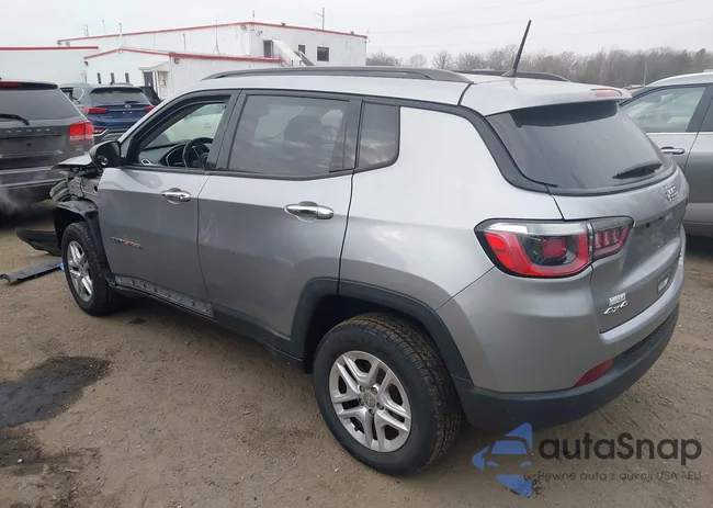 3C4NJDAB9JT284050: 44109487