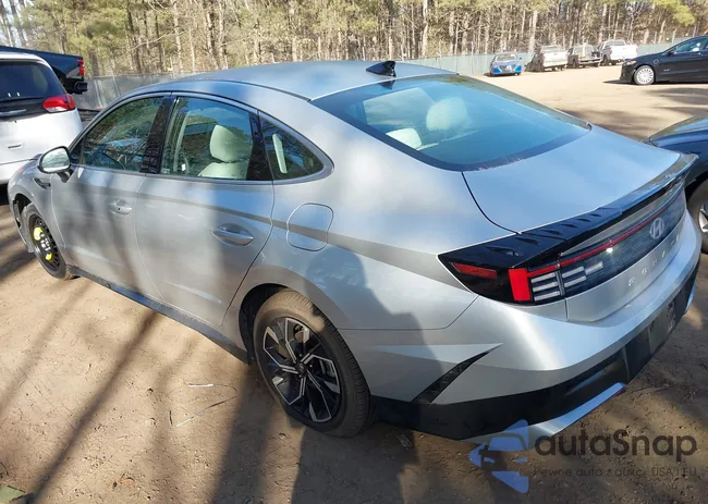 KMHL64JA9SA454508: 44110526