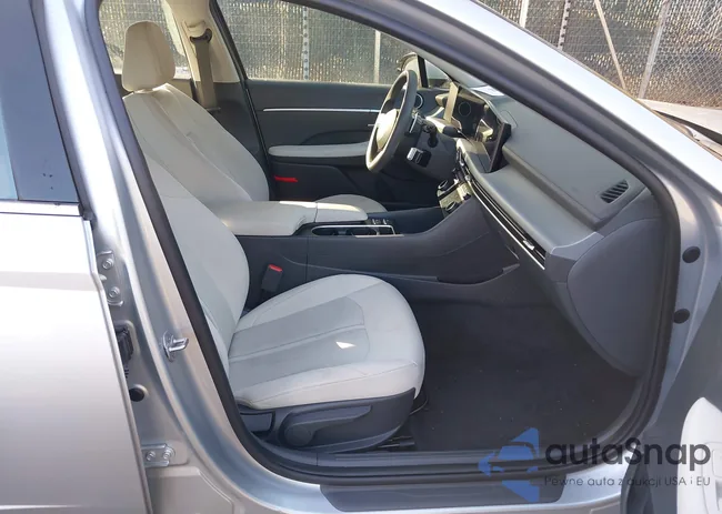 KMHL64JA9SA454508: 44110526