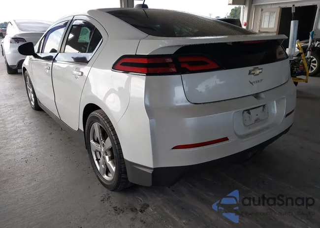 1G1RB6E46FU123540: 44110704