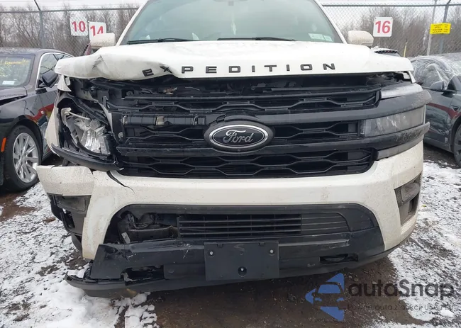 1FMJK2A8XREA47160: 44110976